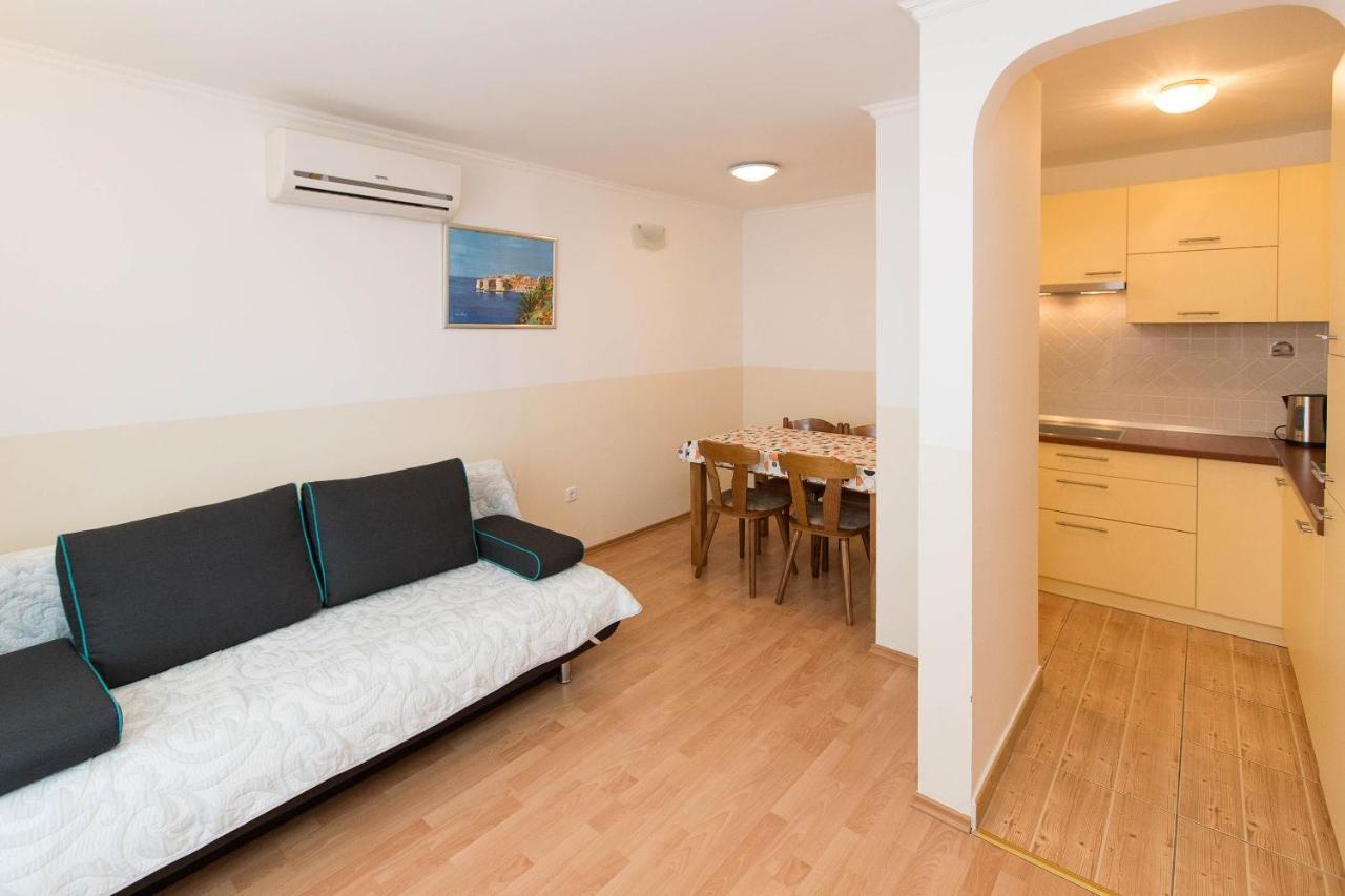 Apartments Carmen Crikvenica Esterno foto