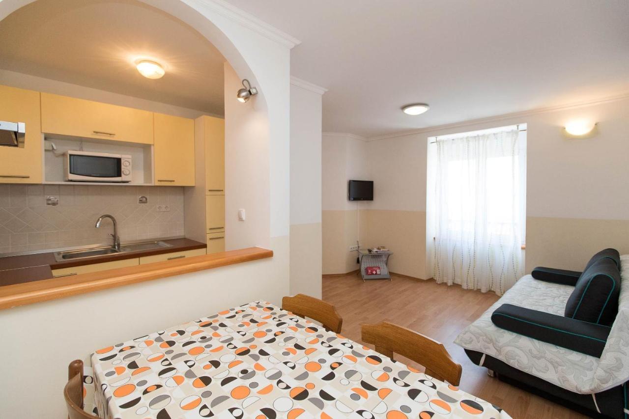 Apartments Carmen Crikvenica Esterno foto