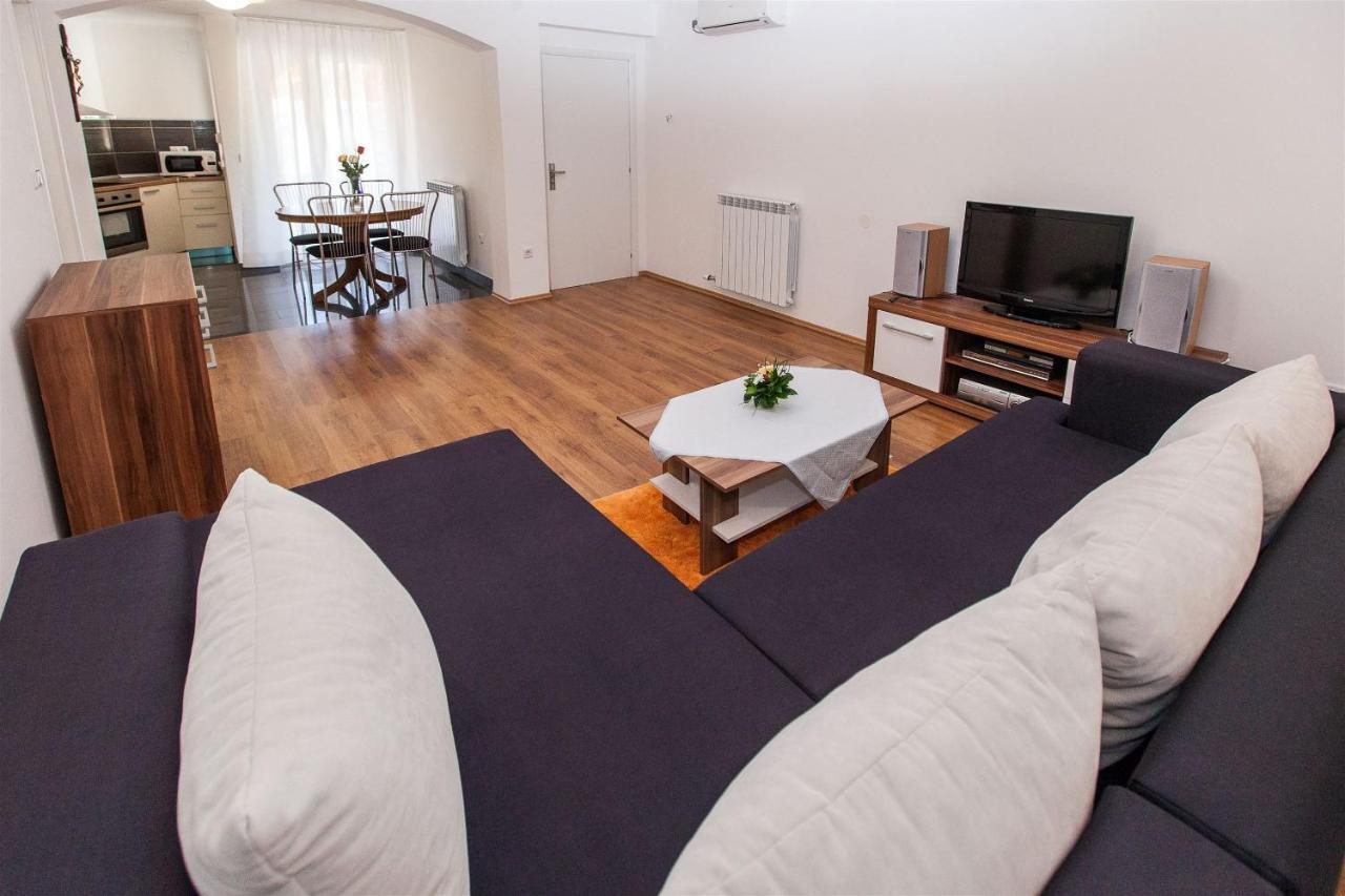 Apartments Carmen Crikvenica Esterno foto